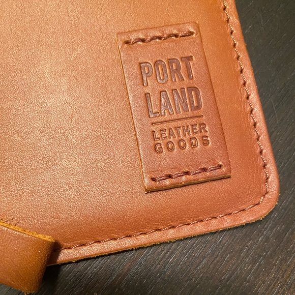 Portland Leather Goods Honey 🍯 Adriana Wristlet / Pouch / Wallet - Discontinued - Picture 2 of 6